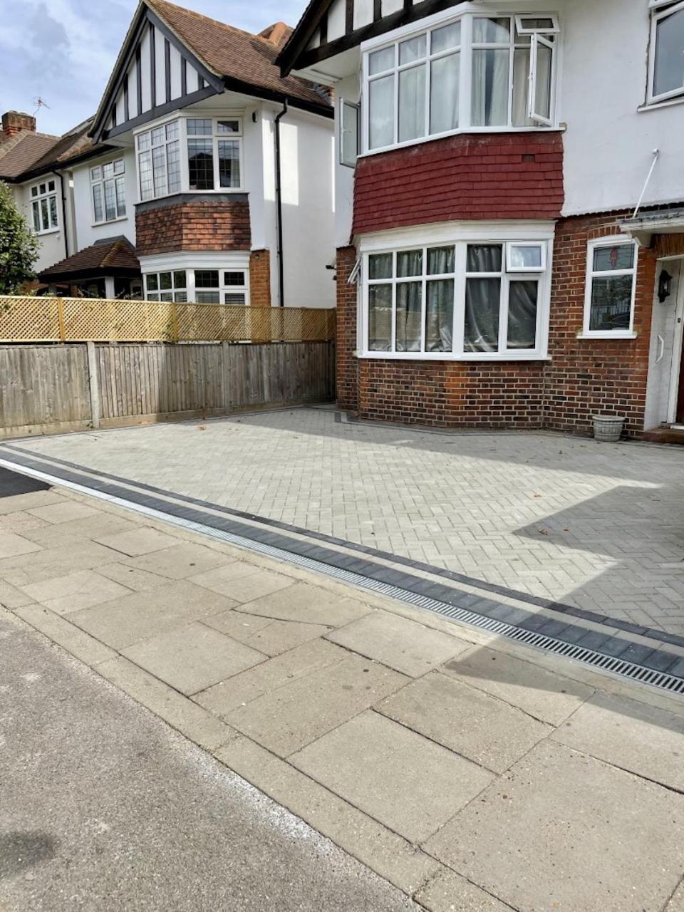 Lovely Garden Apartment In Wimbledon Town Centre With Private Parking By Wimbledon Holiday Lets London Kültér fotó