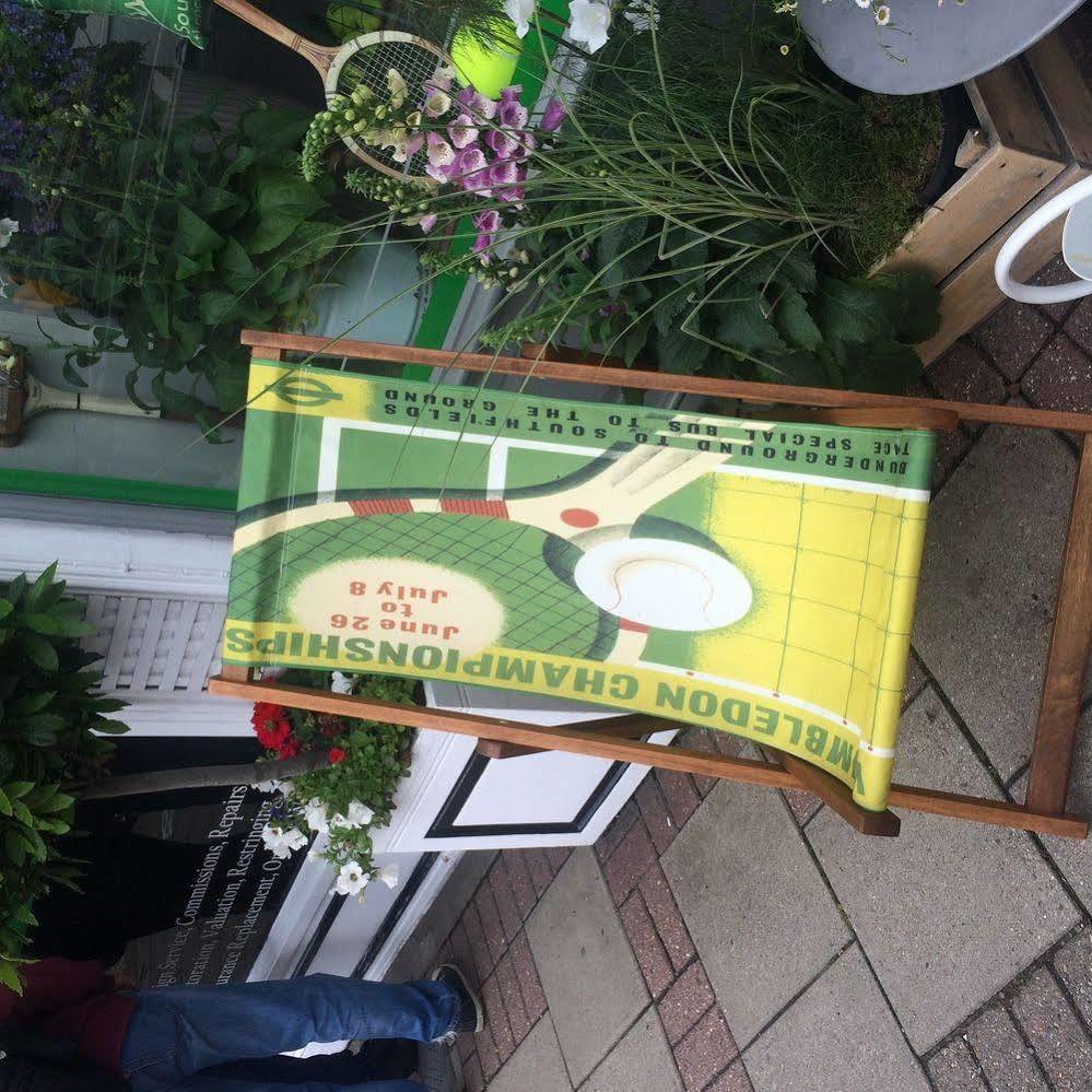 Lovely Garden Apartment In Wimbledon Town Centre With Private Parking By Wimbledon Holiday Lets London Kültér fotó