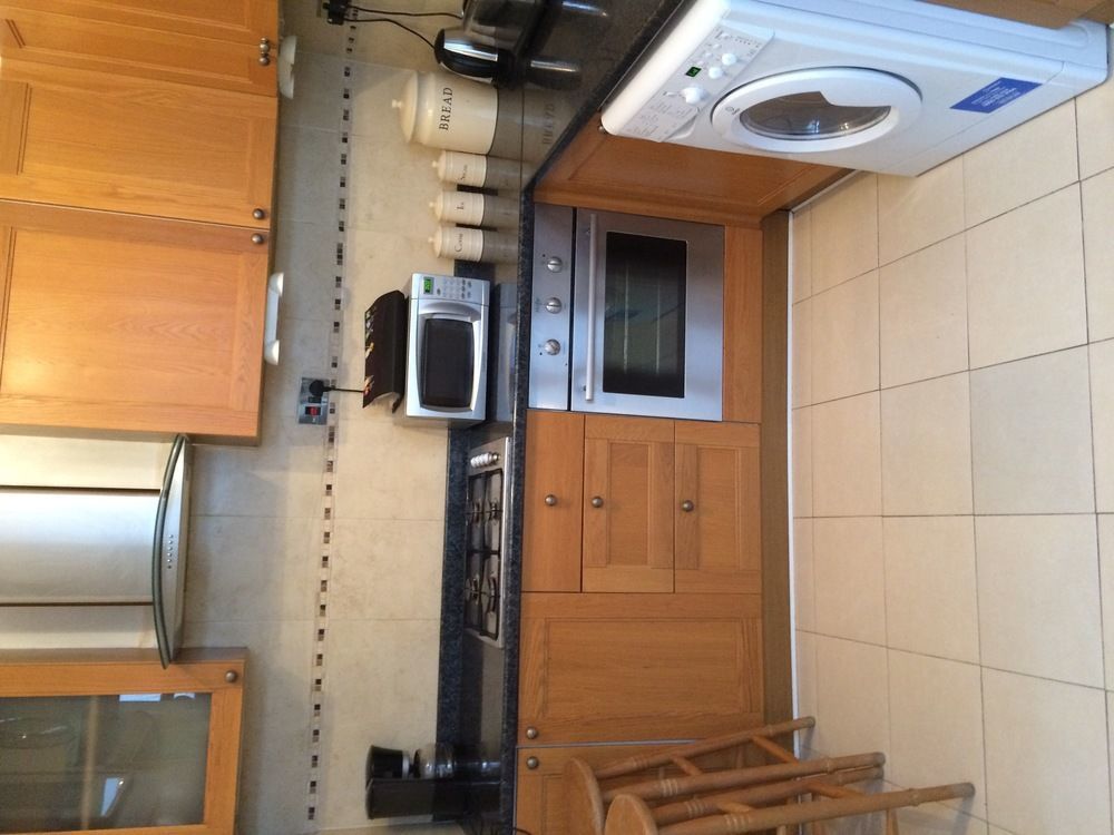 Lovely Garden Apartment In Wimbledon Town Centre With Private Parking By Wimbledon Holiday Lets London Kültér fotó