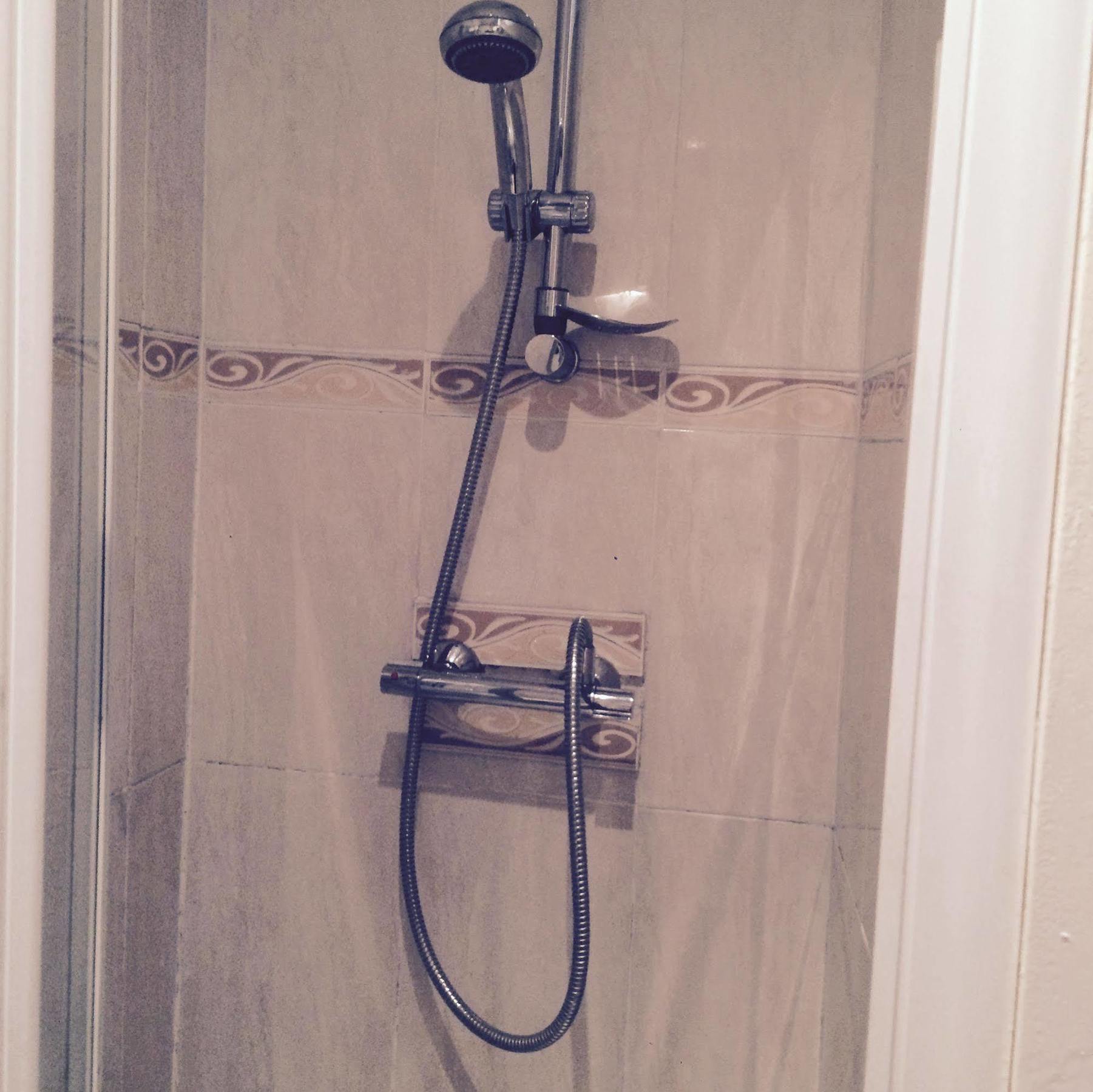 Lovely Garden Apartment In Wimbledon Town Centre With Private Parking By Wimbledon Holiday Lets London Kültér fotó